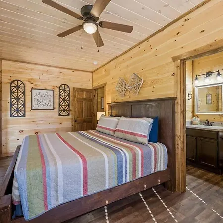Dog Friendly, 3-Decks, Indoor Pool, Hot Tub With Arcade Villa Pigeon Forge Exterior photo