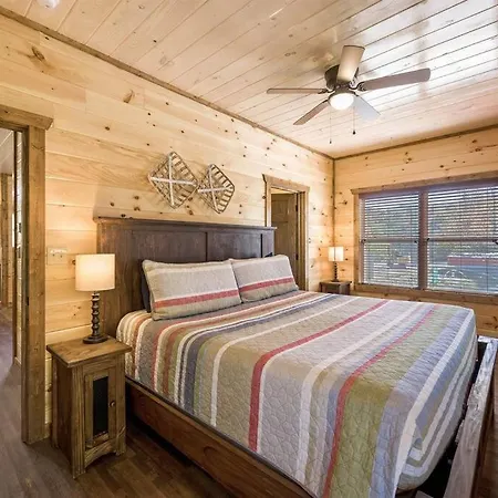 Dog Friendly, 3-Decks, Indoor Pool, Hot Tub With Arcade Villa Pigeon Forge Exterior photo