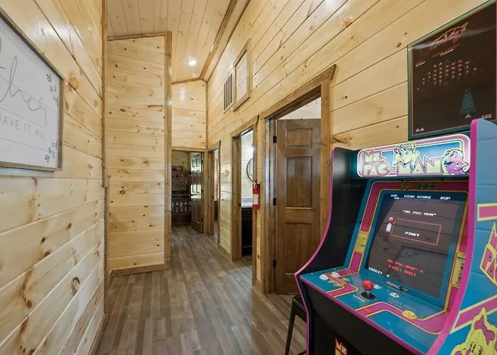 Dog Friendly, 3-Decks, Indoor Pool, Hot Tub With Arcade