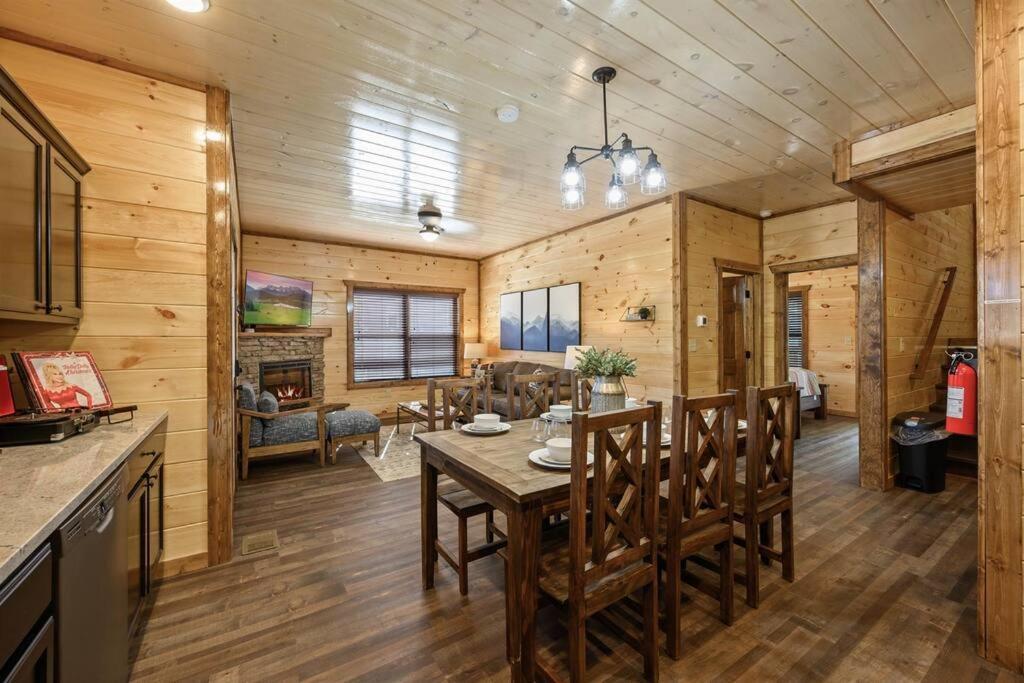 Dog Friendly, 3-decks, Indoor Pool, Hot Tub With Arcade *